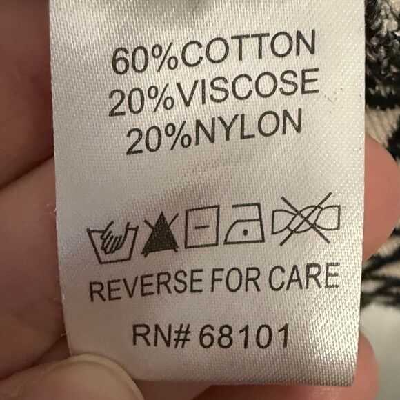 Belldini Black and Cream Patterned Long Open Knit Vest Cardigan Size Medium - Picture 8 of 9